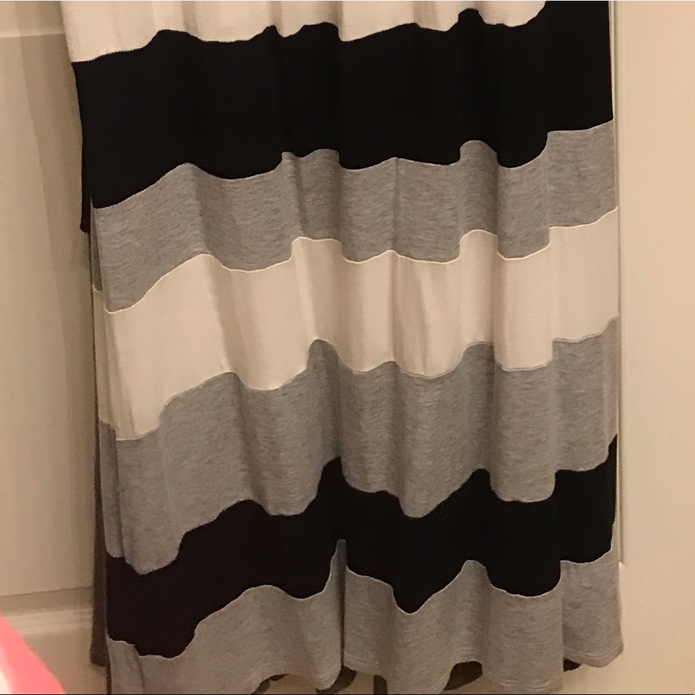 Maxi - Picture 5 of 5